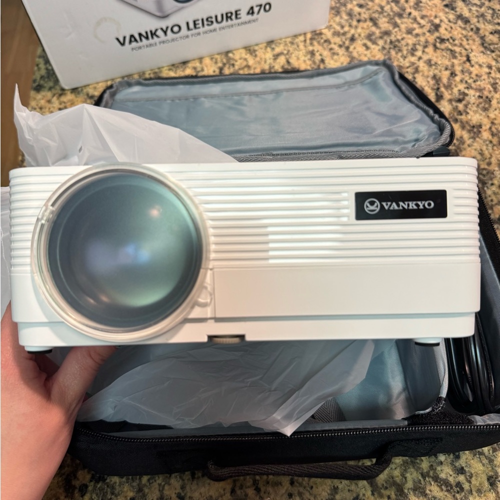 Vankyo Leisure 470 Portable Projector - Picture 4 of 8